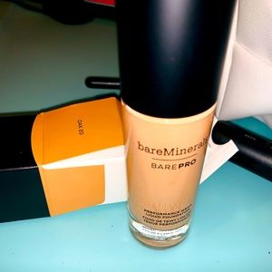 Bare Minerals Bare Pro Performance Wear Liquid 24-hr Foundation